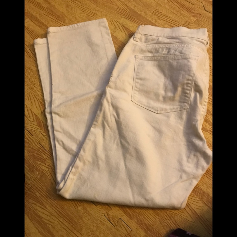 White denim jeans